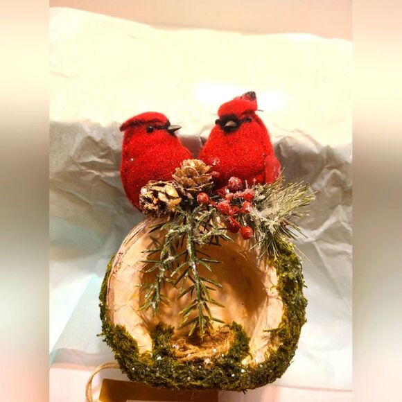 6" Holiday Decor w/Cardinals on Faux Log - Picture 1 of 5